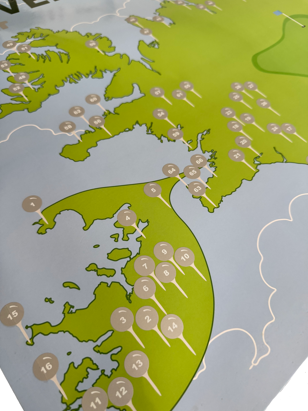 Nærmynd af Skraf skafkorti fyrir golfvelli Íslands sem sýnir skafreiti og staðsetningar golfvalla á höfuðborgarsvæðinu, Reykjanesi og Suðurlandi á Íslandskortinu.